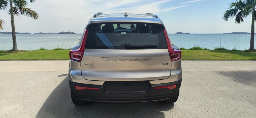 2023 Volvo XC40 XZ Ultimate B5 Dark SUV Image 6