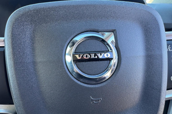 2020 Volvo XC40 XZ T4 Momentum SUV Image 23