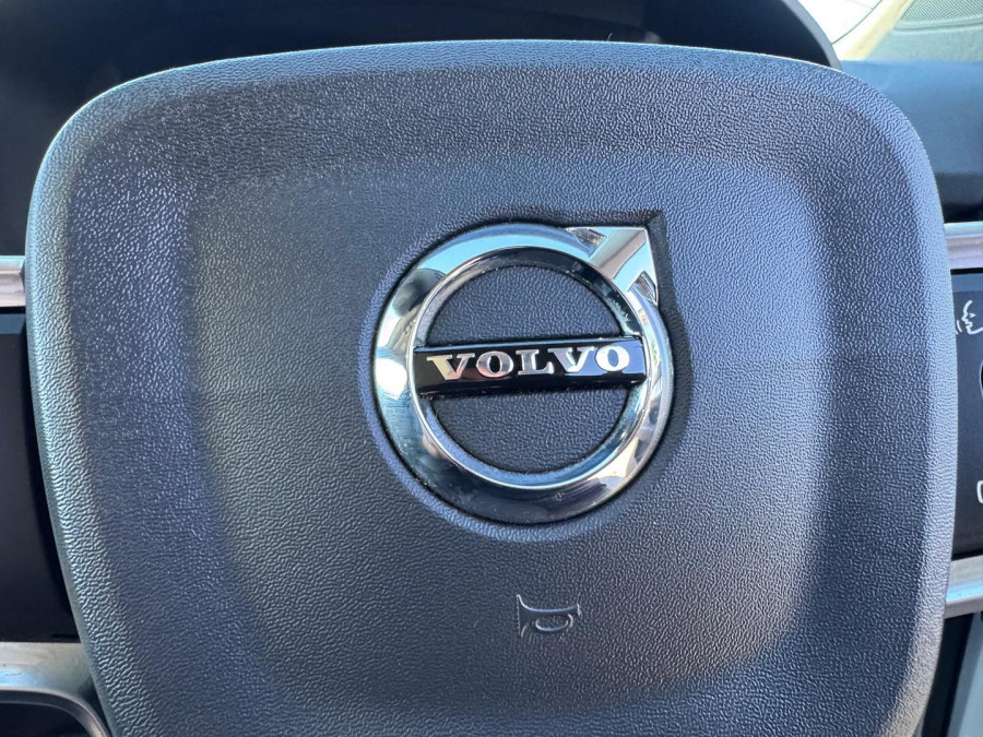 2020 Volvo XC40 XZ T4 Momentum SUV Image 23