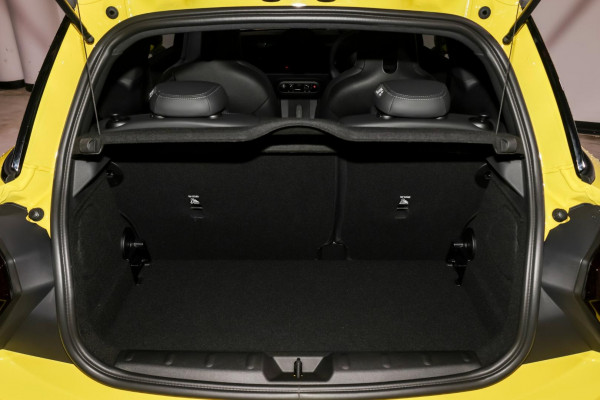 2026 MY25 MINI Cooper F65 C Favoured Hatch image 11