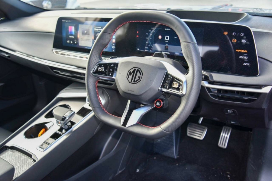 2025 MG MG7 IP42 Essence Sedan Image 6