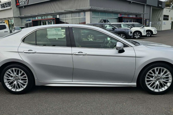 2018 Toyota Camry AXVH71R SL Sedan Image 2