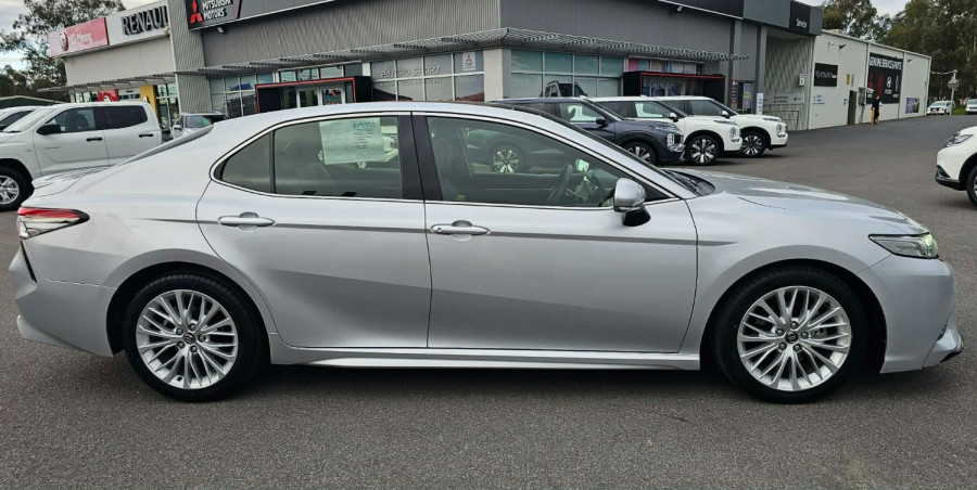 2018 Toyota Camry AXVH71R SL Sedan Image 2