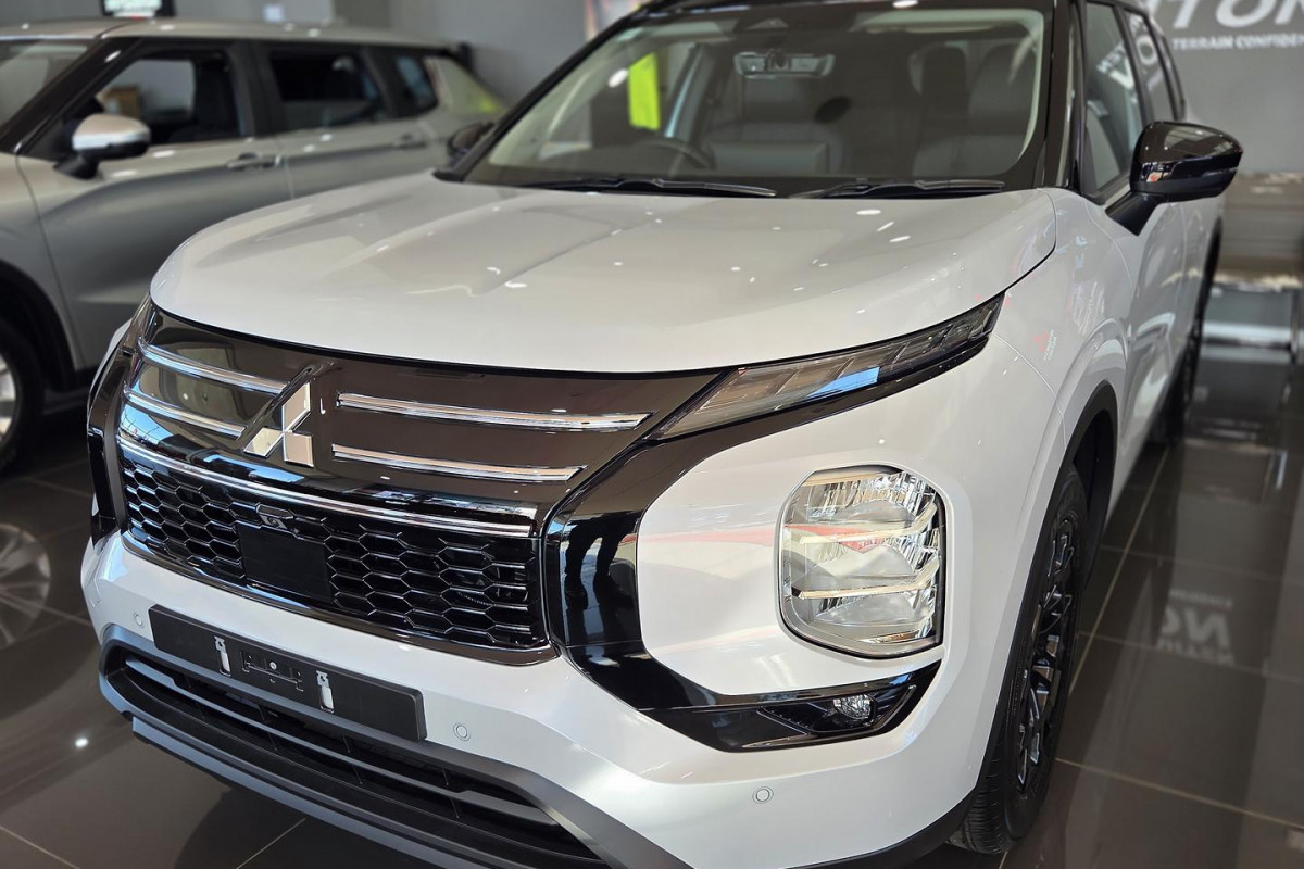 2025 Mitsubishi Outlander ZM LS SUV