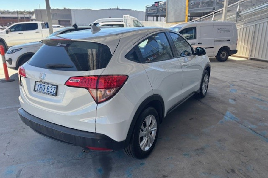 2017 Honda HR-V VTi SUV Image 7