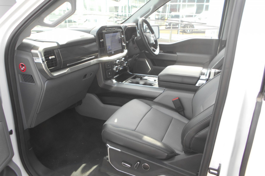 2023 Ford F-150 No Series Lariat Dual Cab Image 17