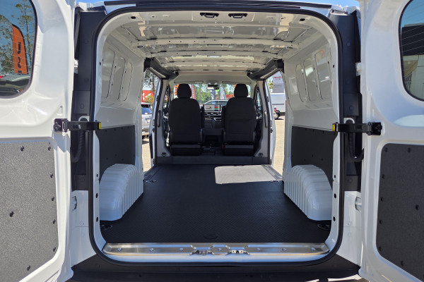 2026 LDV Deliver 7 Van Image 11