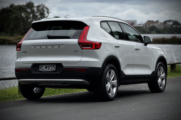 2025 Volvo XC40 XZ Plus B4 SUV Image 10