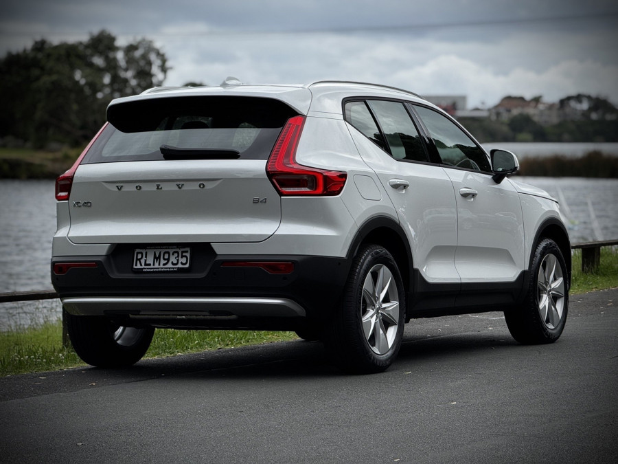 2025 Volvo XC40 XZ Plus B4 SUV Image 10