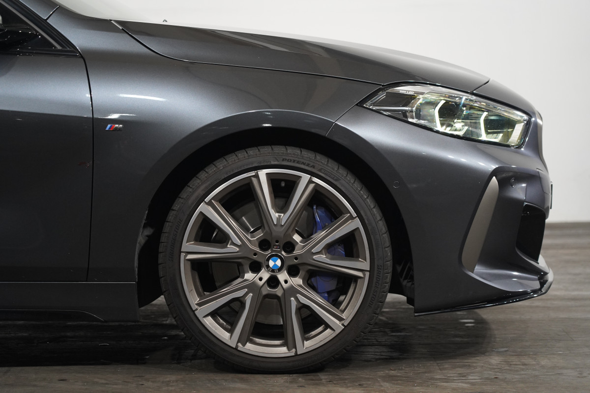 2022 BMW 1 M135i Xdrive Pure Hatch Image 5