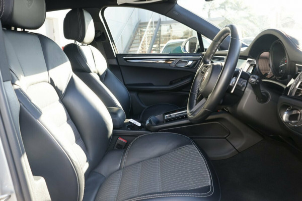 2022 MY23 Porsche Macan 95B T SUV Image 8