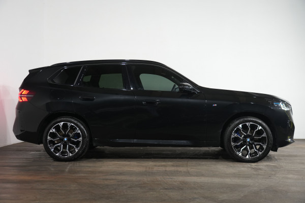 2025 BMW X3 30e xDrive SUV Image 4