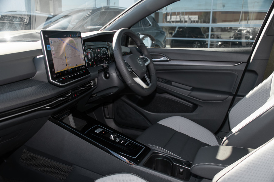 2026 Volkswagen Golf 8.5 110TSI R-Line Hatch Image 8