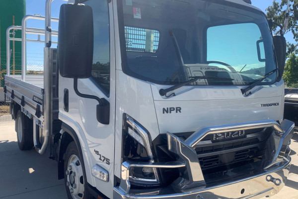 2025 Isuzu  NPR 45/65-175 MT D28 TRADE TRADEPACK Tray Image 1