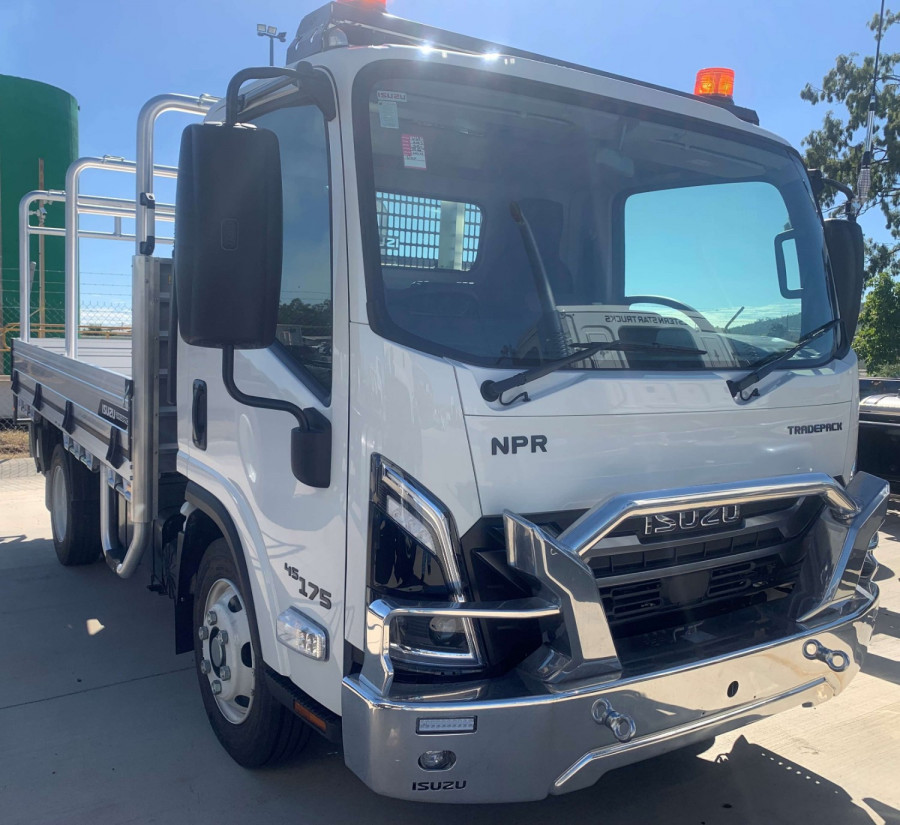 2025 Isuzu  NPR 45/65-175 MT D28 TRADE TRADEPACK Tray Image 1