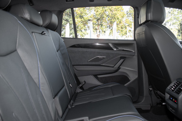 2025 MY26 Volkswagen Tayron R4 195TSI R-Line SUV image 10