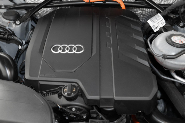 2025 Audi Q5 FY 55 TFSI e S Line SUV image 24