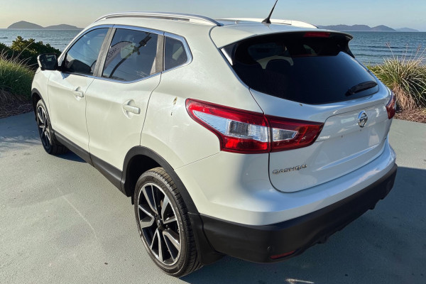 2017 Nissan QASHQAI J11 Ti SUV Image 6