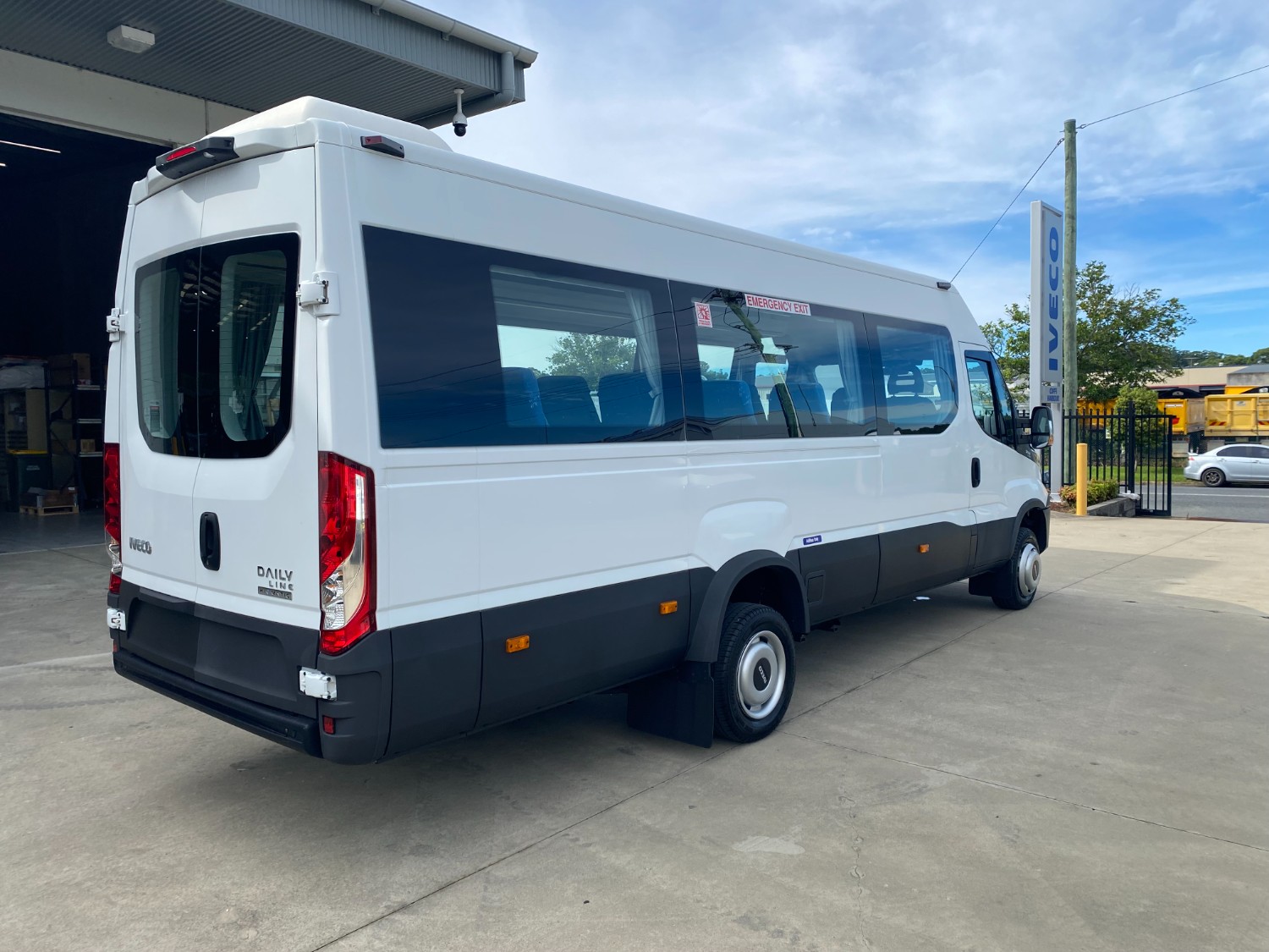 2021 Iveco Daily Bus Image 7