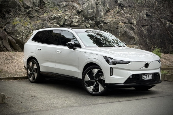 2026 Volvo EX90 No Series Ultra Twin Motor Performance SUV