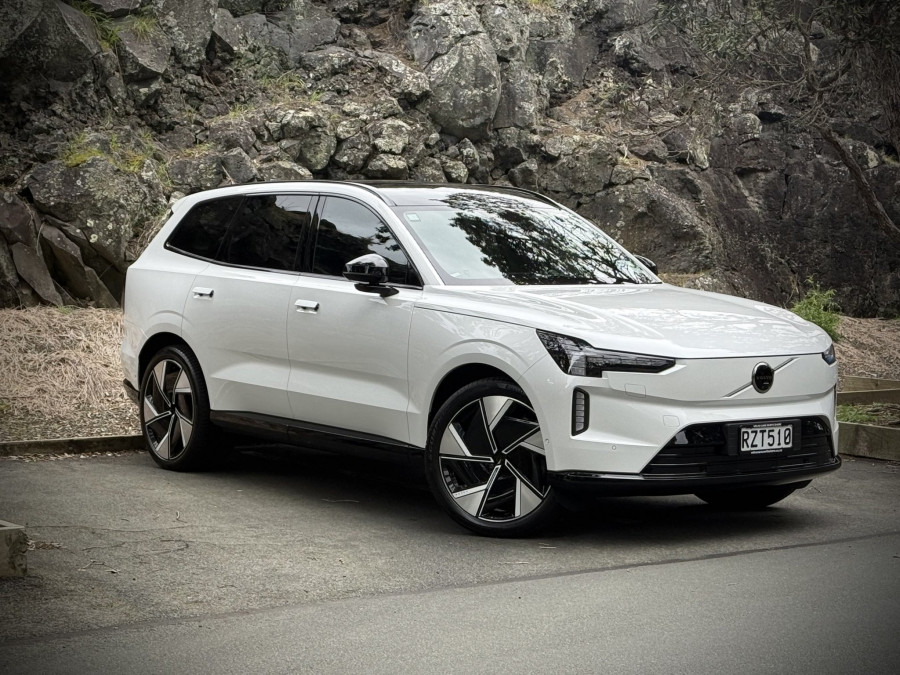 2026 Volvo EX90 No Series Ultra Twin Motor Performance SUV Image 1