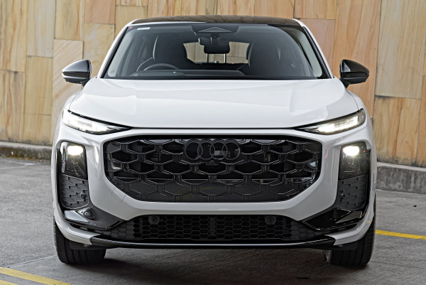 2026 MY25 Audi Q3 F3 TFSI 150kW Quattro Launch edition SUV image 4