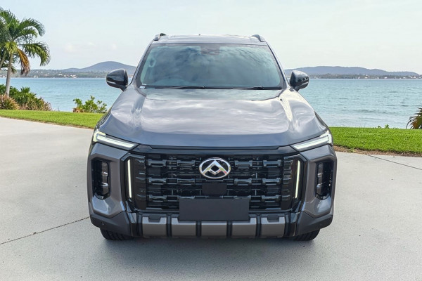 2026 MY25 LDV D90 SV9A Executive SUV Image 3