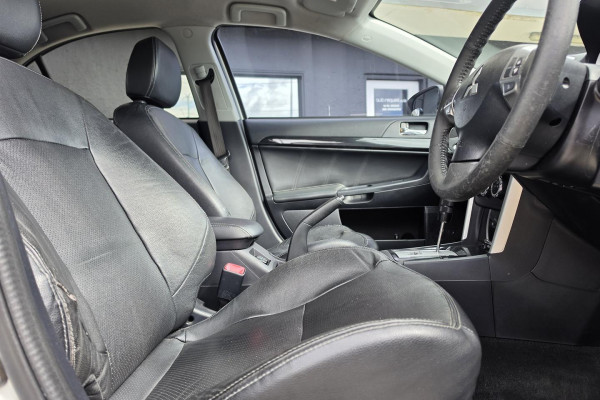2017 Mitsubishi Lancer CF LS Sedan Image 20