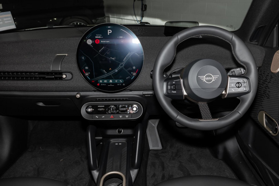 2026 MINI Cooper J01 SE Favoured Hatch