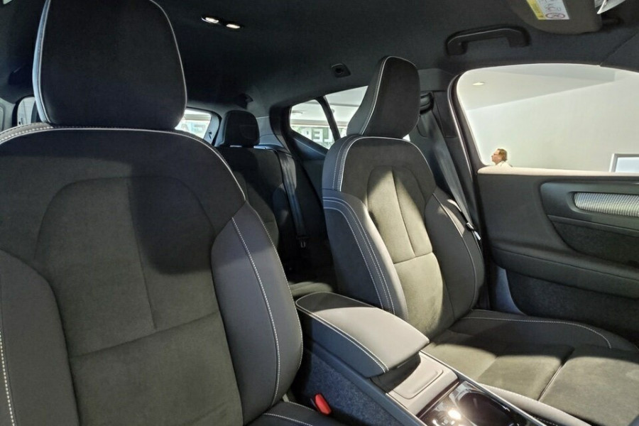 2024 MYon Volvo XC40 XZ Black Edition SUV Image 13