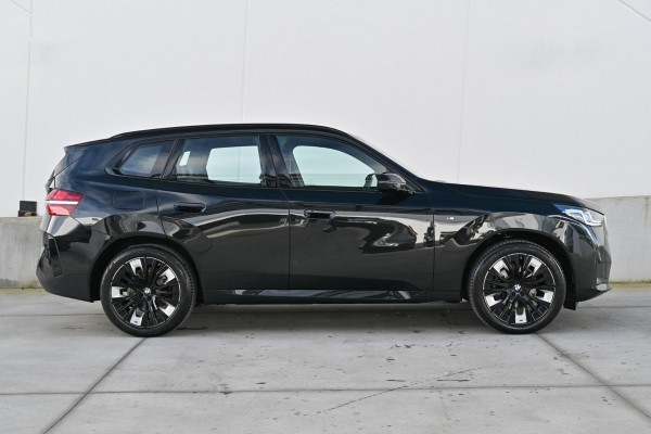 2025 BMW X3 G45 20 xDrive SUV image 5