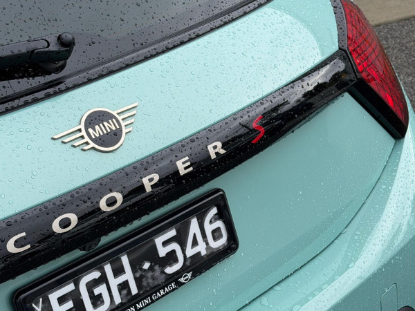 2025 MINI Cooper F65 S Favoured Hatch image 21