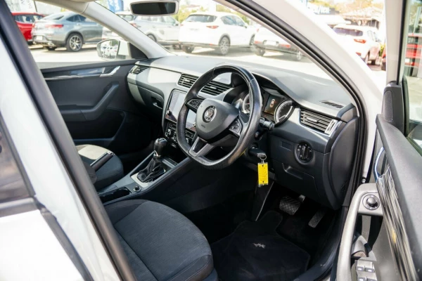 2019 Skoda Octavia NE Sport 110TSI Sedan Image 14