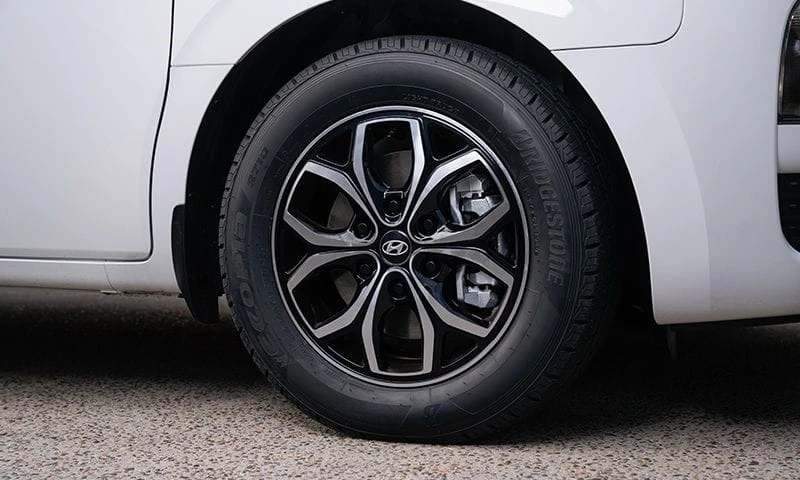 17" POCHEON Alloy Wheel - Gun Metal