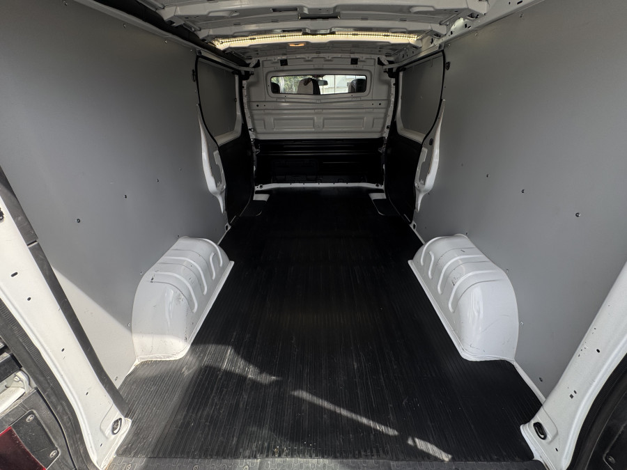 2022 Mitsubishi Express SN GLX+ Van Image 11