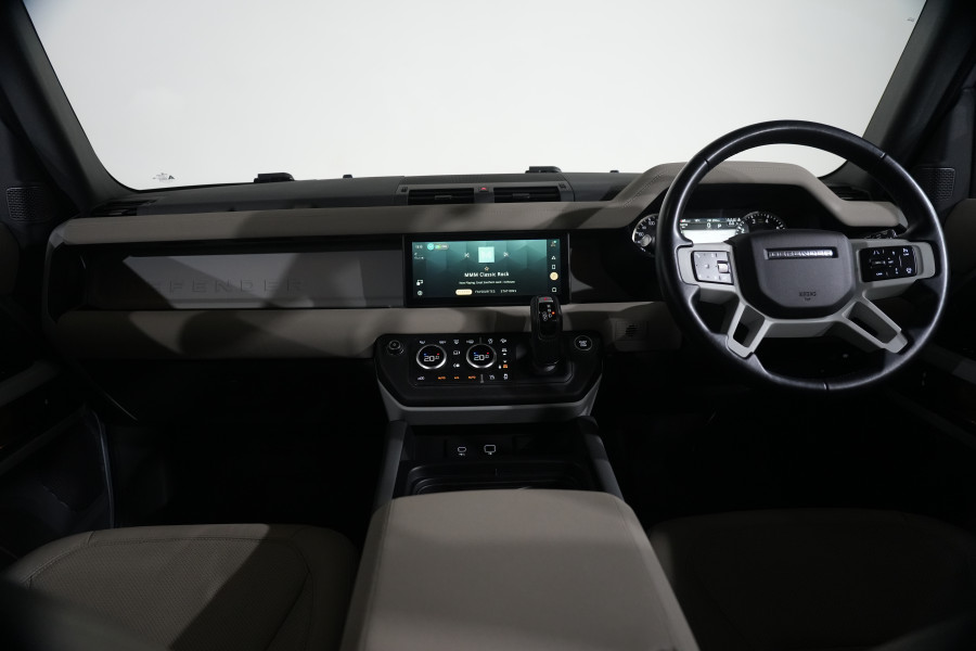 2022 Land Rover Defender L663 110 P400 SE 7 SEATER SUV Image 13
