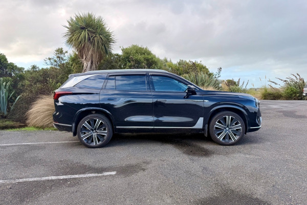 2026 MG QS Essence SUV Image 2