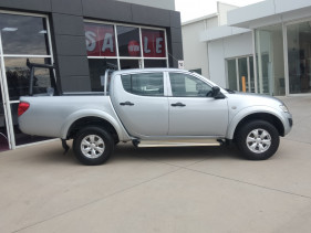 2015 Mitsubishi Triton MN MY15 GLX Utility Image 5