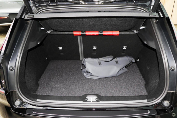 2025 Volvo EX30  Twin Motor Performance Ultra SUV Image 5
