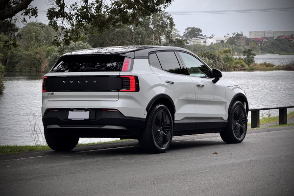 2026 Volvo EX30 Cross Country  Ultra Twin Motor Performance SUV Image 12
