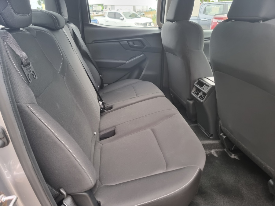 2026 Isuzu D-MAX RG SX Cab Chassis Image 10