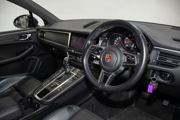 2020 Porsche Macan SUV Image 15