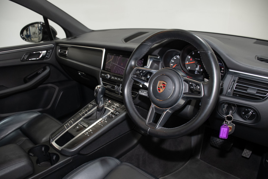 2020 Porsche Macan SUV Image 15
