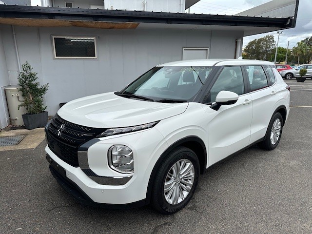 2023 Mitsubishi Outlander ZM ES SUV Image 4