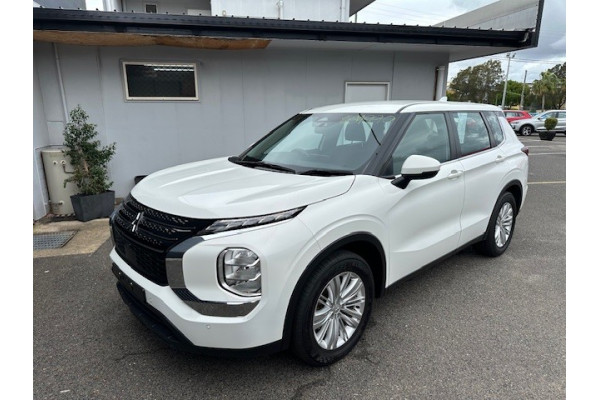 2023 Mitsubishi Outlander ZM ES SUV