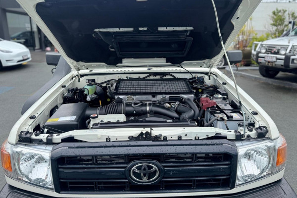 2023 Toyota LandCruiser VDJ79R WorkMate Double-Cab Cab-Chassis Image 28