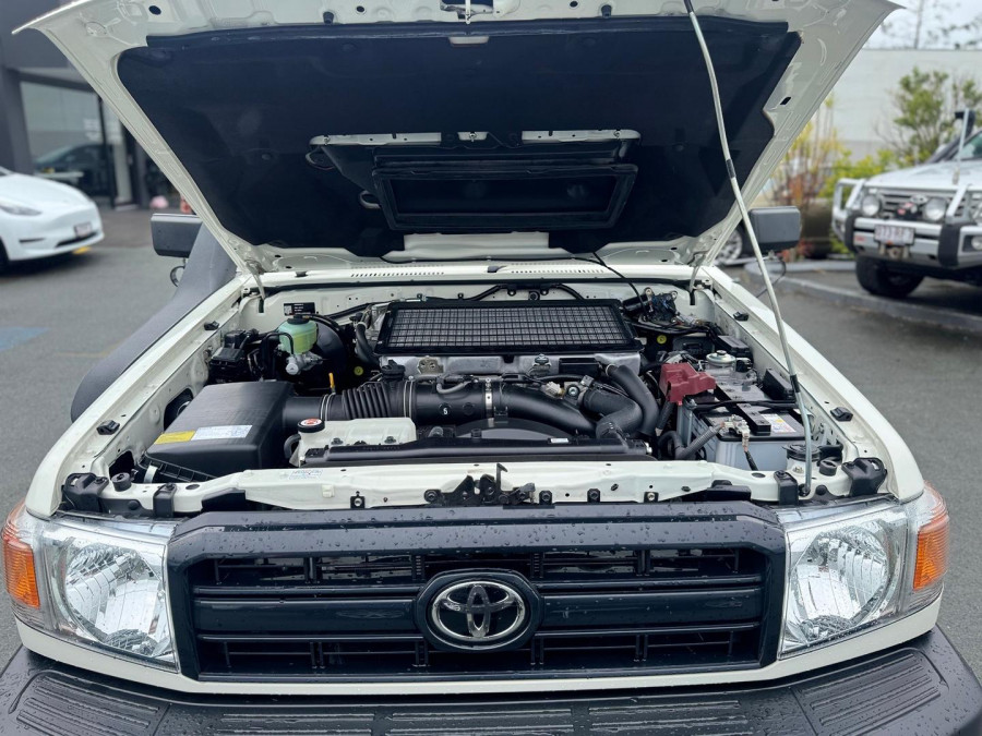 2023 Toyota LandCruiser VDJ79R WorkMate Double-Cab Cab-Chassis Image 28
