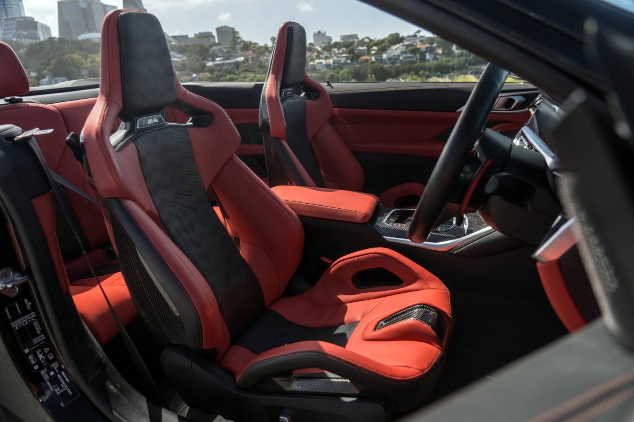2022 BMW M4 Competition Convertible Image 9