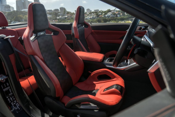 2022 BMW M4 Competition Convertible Image 9