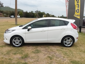 2012 Ford Fiesta WT LX Sedan Image 5
